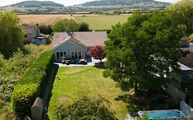 Magnificent 3-Bedroom Home With Swim Spa